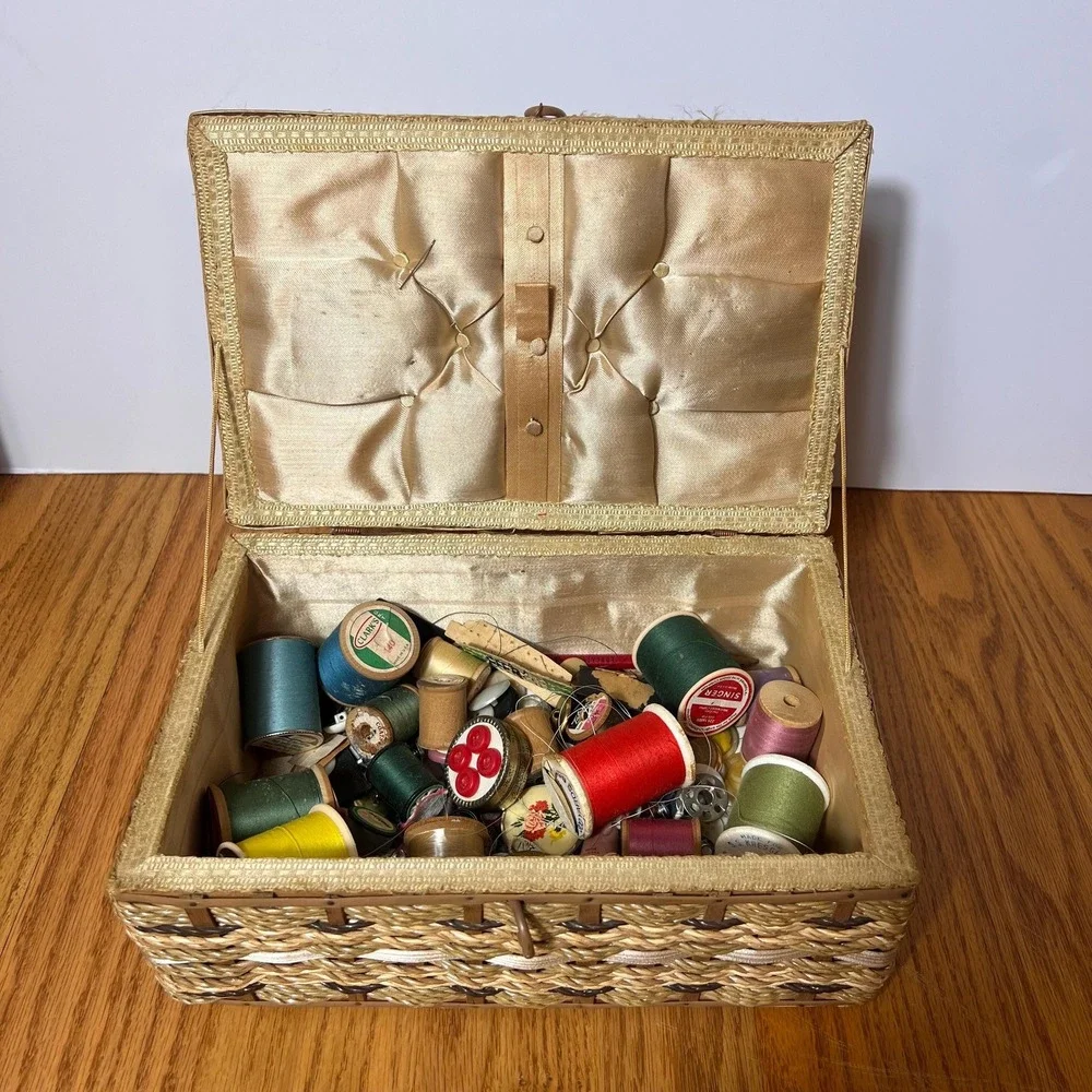VTG Woven Sewing Basket Made in Japan Lidded Box w/ Handle Mid Century Craft *